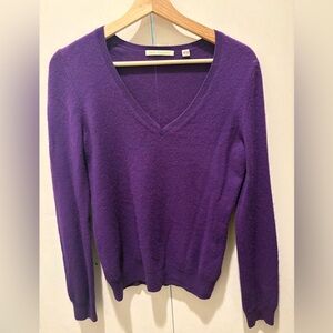 Women's V-Neck Cashmere Sweater in Rich Purple